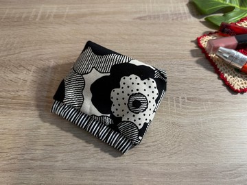 【現貨】日系茶花系列/墨映花影 12公分彈片口金收納袋