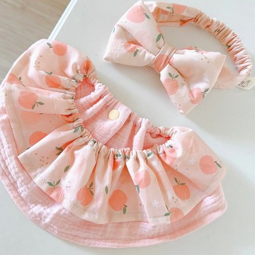 桃福滿滿 兩件組彌月禮盒 荷葉圍兜 髮帶 水蜜桃 滿月禮  新生兒