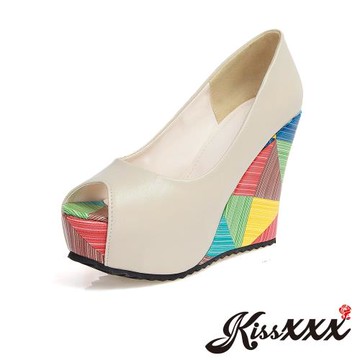 【KISSXXX】純色拼接坡跟高跟鞋/純色素面魚嘴七彩幾何拼接坡跟造型高跟鞋 女鞋 米