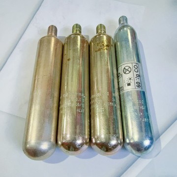 ［沐沐屋］CO2鋼瓶 CO2氣瓶60g充氣式救生衣專用氣瓶  二氧化碳氣瓶肩背腰掛充氣式