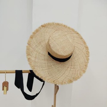 法式系帶平頂毛邊拉菲草帽子女夏海邊度假防風沙灘遮陽大帽檐禮帽