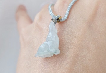 【親翠】天然翡翠 冰飄花 || 俏皮可愛回頭兔 || 項鍊  生肖兔