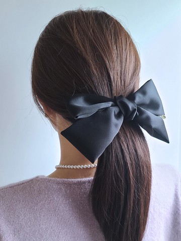 Oversized Pearl Ribbon Hair Pin