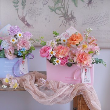 ❤️母親節愛媽咪【GOODLILY flower】法式康乃馨信封花盒  - 二色選