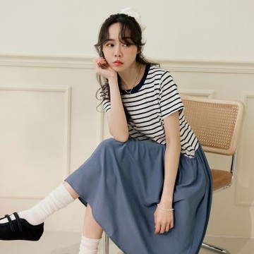 OB嚴選-假兩件橫條紋拼接寬版洋裝《DA10448-》