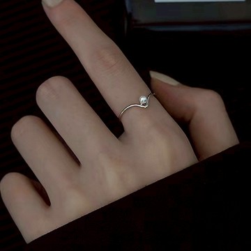 韓系 白色珍珠 戒指 開口可調整 台灣當天出貨 尾戒飾品 戒指女 金戒指 情侶戒指 閨蜜戒指 手飾 食指戒 F719