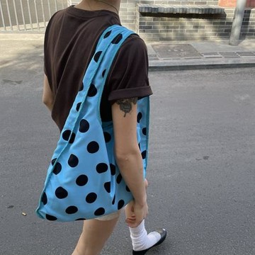 韓系圓弧波點單肩包正反多背法托特包休閑百搭通勤大容量腋下包女