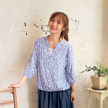Hana-Mokuba花木馬日系女裝V領碎花寬鬆七分袖上衣_藍