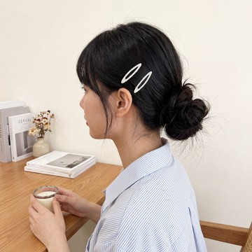 【Fee隔日到貨單色新品】韓系閃鑽橢圓瀏海髮夾🔥邊夾 頭飾 韓國髮飾 無痕髮夾 髮量少髮夾 夾子髮夾 可愛髮夾 髮夾韓國