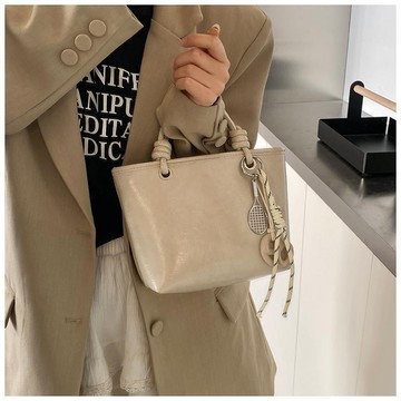 𝑳𝒖𝒄𝒌𝒚 𝒑𝒂𝒄𝒌✨今年流行爆款小包包女春夏2025新款銀色斜挎包女士韓版手提水桶包