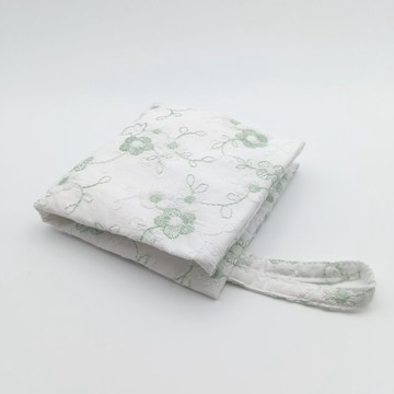 附提把 華麗花朵刺繡 隨身面紙套 可從盒裝面紙補充 懸掛式 白色 570