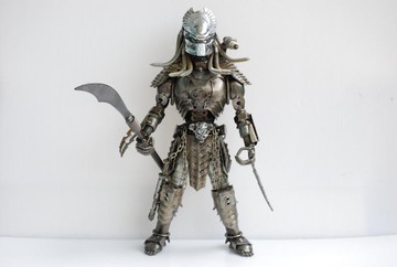 異星獵人雕塑，驚豔銲接工藝，超酷生日禮物 (A1/A)