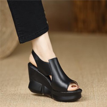 熊大叔女鞋~9.5cm增高防水臺坡跟夏季搭扣2025年新款厚底黑色女