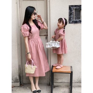 親子裝母子母女洋氣短袖連衣裙韓版寬松顯瘦純棉一家四口全家裝
