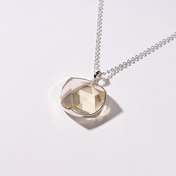 淡黃水晶｜髮晶 大衛星 招財 能量穩固 擋小人 天然水晶項鍊 純銀手工包框 925純銀 Q23AX27-967