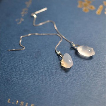 925銀立體白玉髓餃子造型古風銀耳飾