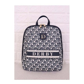 ~雪黛屋~Derby 後背包防水緹花布主袋+外袋共三層中容量附吊飾長背帶DW6405
