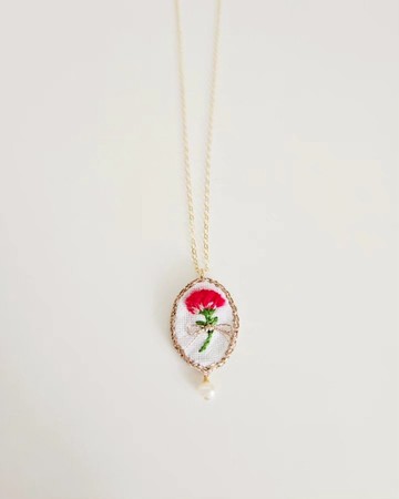 暖馨之語 - 康乃馨刺繡珍珠項鍊