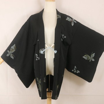 日本復古羽織 | 黑色 | 銀色蝴蝶紋 | 典雅和服罩袍
