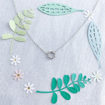 :夏神花圈: 迷你純銀頸鏈