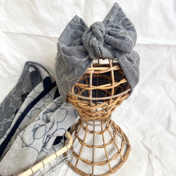 Petitbebe深灰小花磨毛手綁髮帶領巾