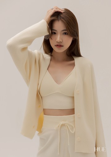 HUE 重磅輕膚針織外套