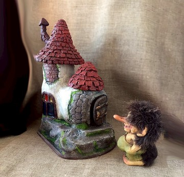 手工微型房子，立體模型房子，壁爐架裝飾，童話燈，巨魔房子