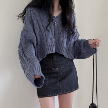 短款毛衣女秋冬韓系小眾復古V領小個子女裝慵懶風黑色針織衫上衣