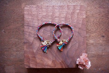 慶典信物 ‧ 手之絆 勾玉 【極彩】─ 1月 隊長選色