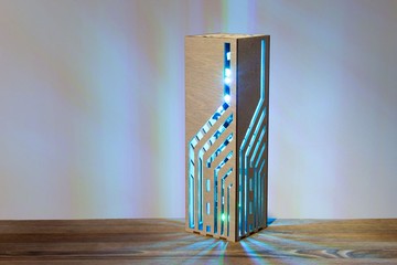 傾斜線條 LED 燈 - 未來感賽博書桌與夜燈