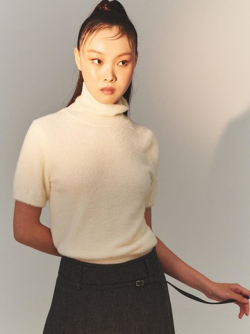 Turtleneck Short Sleeve Knit Pullover