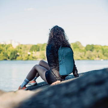 Pacsafe ECO | 五大專利防盜 單肩斜背包 12L 潮汐藍 #41103