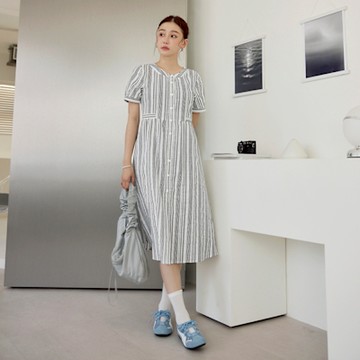 OB嚴選-直條紋圓領收腰短袖長洋裝《DA10409-》