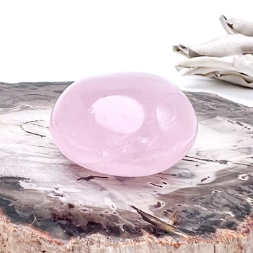 粉嘟 。手把 人緣 療癒  l 粉水晶 福利品 有天然礦缺 l