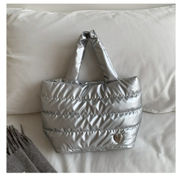 【太妮絲N211】現貨 韓系 手提包 尼龍包 包包 小包 銀色 Y2K 托特包 愛心 棉服 羽絨包 手提包 銀色蓬蓬包