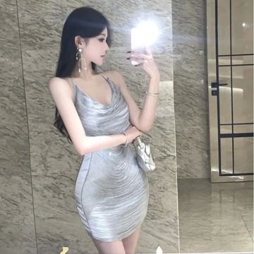 高級感蕩領御姐感生日禮服裙洋裝女生日裙子性感掛脖包臀裙
