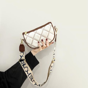 菱格今年流行女夏小眾寬帶斜挎包