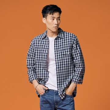 Lee 男款 寬鬆版 LOGO皮牌 後領系列刺繡 左胸口袋 格紋 長袖休閒襯衫 | 101+