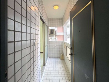 南區工學商圈｜近中山醫｜入門玄關美三房+B1平車｜台中市南區工學路