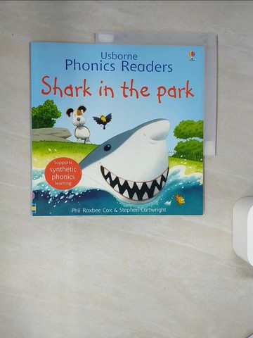 【書寶二手書T6／少年童書_UAJ】Shark in the park_Phil Roxbee Cox; Stephen Cartwright