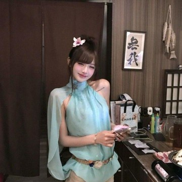 8142 名老顧客🥳高級氣質名媛風掛脖無袖披肩雪紡重工燙鑽披肩上衣夏季新款女裝UZWR