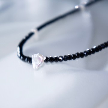 珍珠與黑色尖晶石項鍊