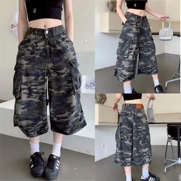 大美妞★現+貨 迷彩七分褲 工裝牛仔褲 迷彩短褲 工裝短褲 七分褲 多口袋工裝牛仔褲女 休閒短褲寬鬆短褲 顯瘦七分褲子