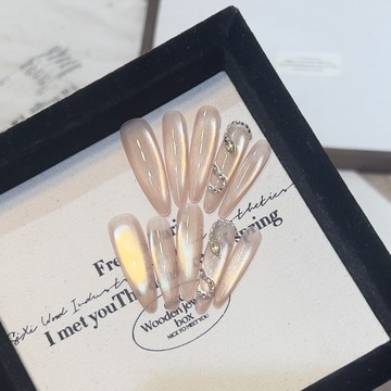 🎉Hannah🎉新品來襲手工穿戴甲秋冬小清新金碧祥蛇碎鑽裸色綿密貓眼甲片輕奢顯白美甲IIK29