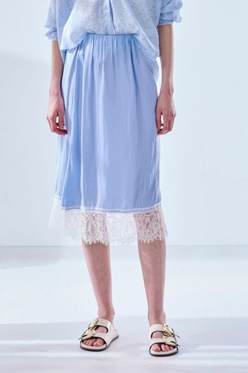 天空藍蕾絲拼接下擺長裙