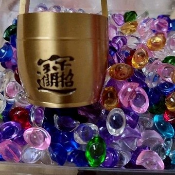 ㄧ桶金擺件（銅製）+滿滿黃元寶+7顆琉璃元寶