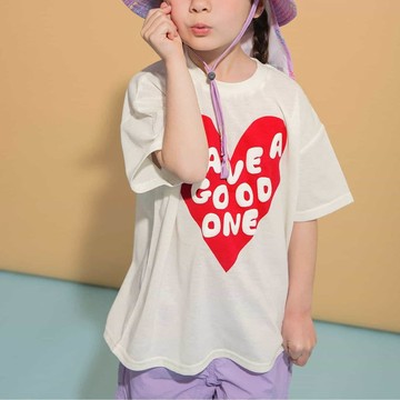 日本 BREEZE - 速乾舒適印花短袖上衣-愛心logo-白