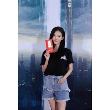 李一桐同款時尚雙層淺藍色牛仔短褲女2023春夏新款毛邊闊腿褲