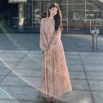 💕甜心大尺碼💕大尺碼洋装 粉色超仙甜美v領連衣裙女中長款2025秋季新款法式大碼碎花裙