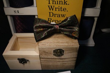 咖啡色双层复古花纹领结真丝蝴蝶结